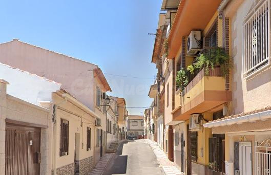ADOSADO OKUPADO POR PERSONA SIN JUSTO TÍTULO EN HUETOR TAJAR