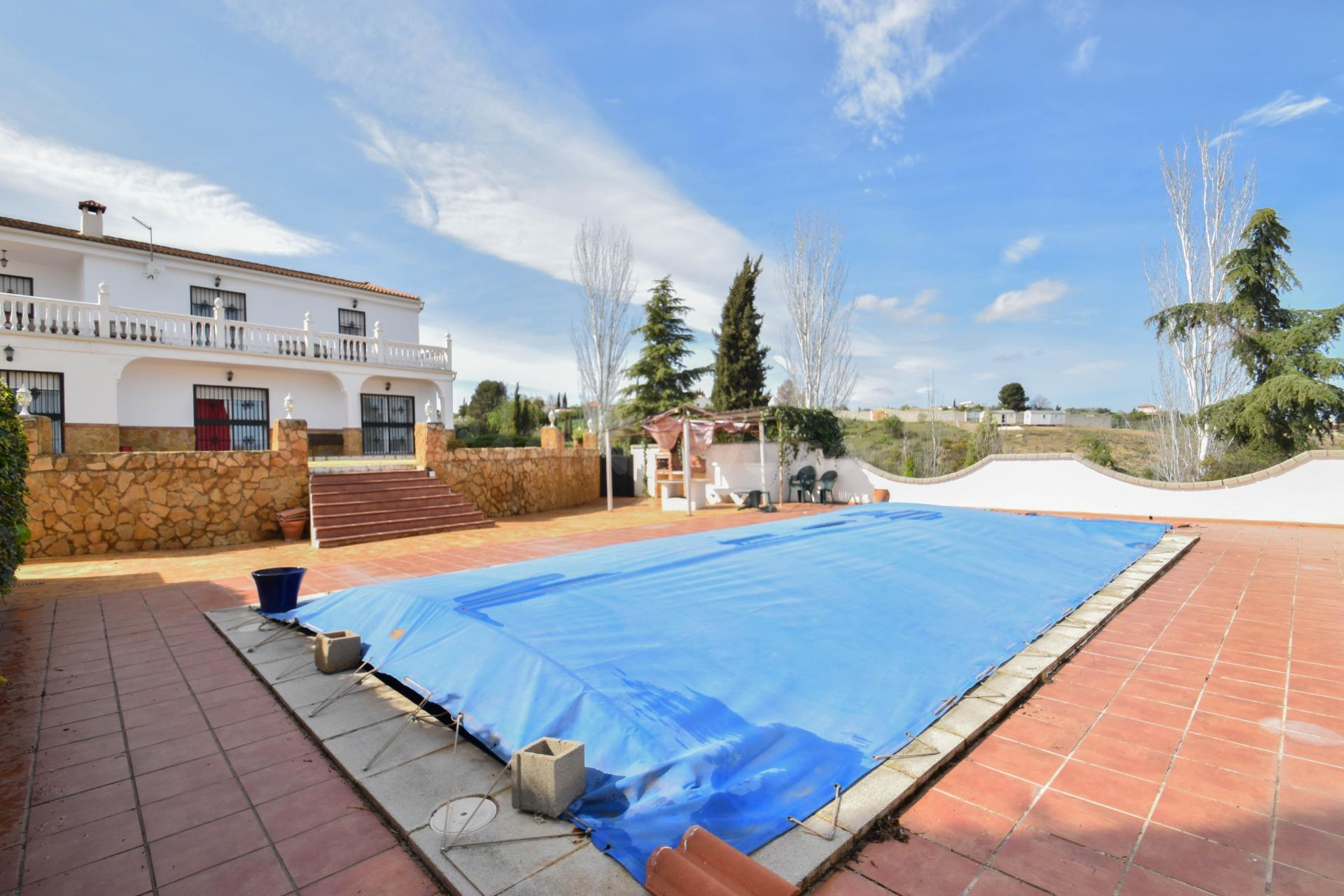 GRAN CHALET EN MORALEDA DE ZAFAYONA, GRANADA