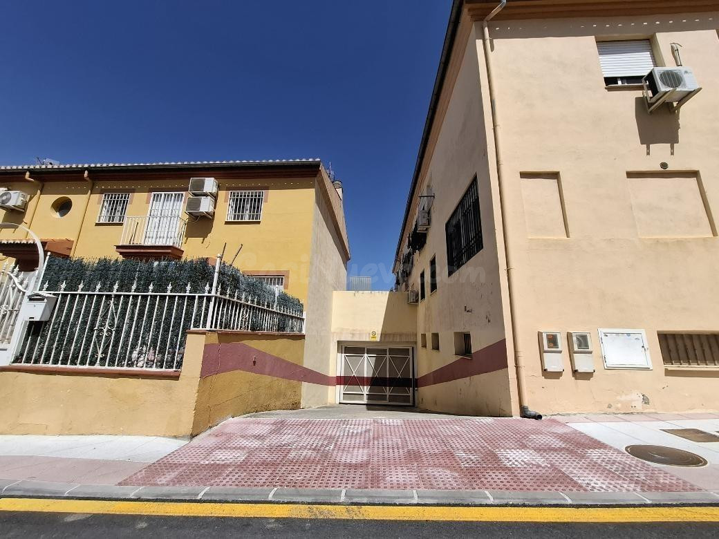LOCAL EN PULIANAS DE 125 M2 (INTERIOR)