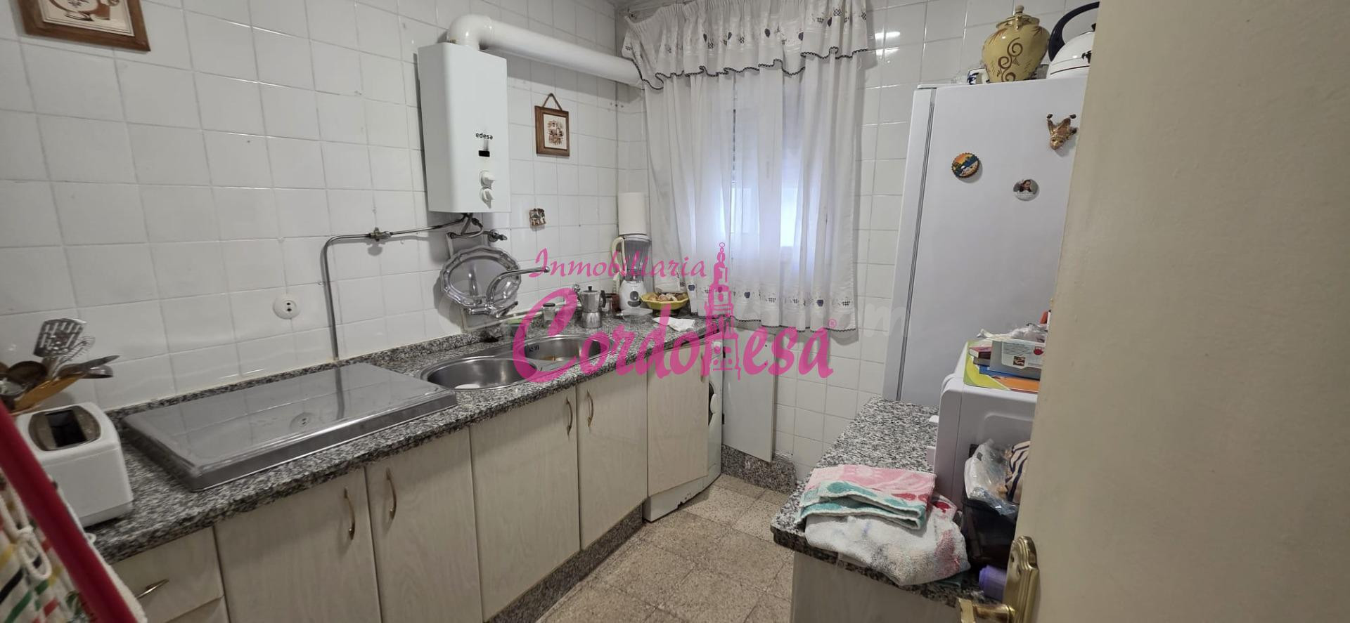 Amplio Piso en Av. Barcelona - Oportunidad de Inversión