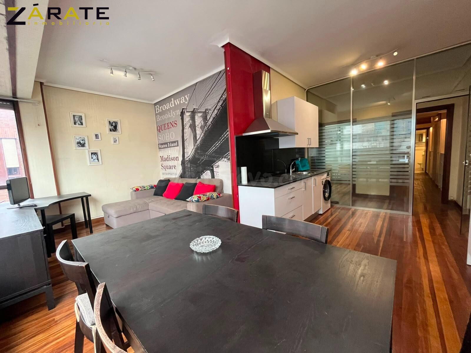 SE VENDE VIVIENDA EN PLAZA ZABALBURU