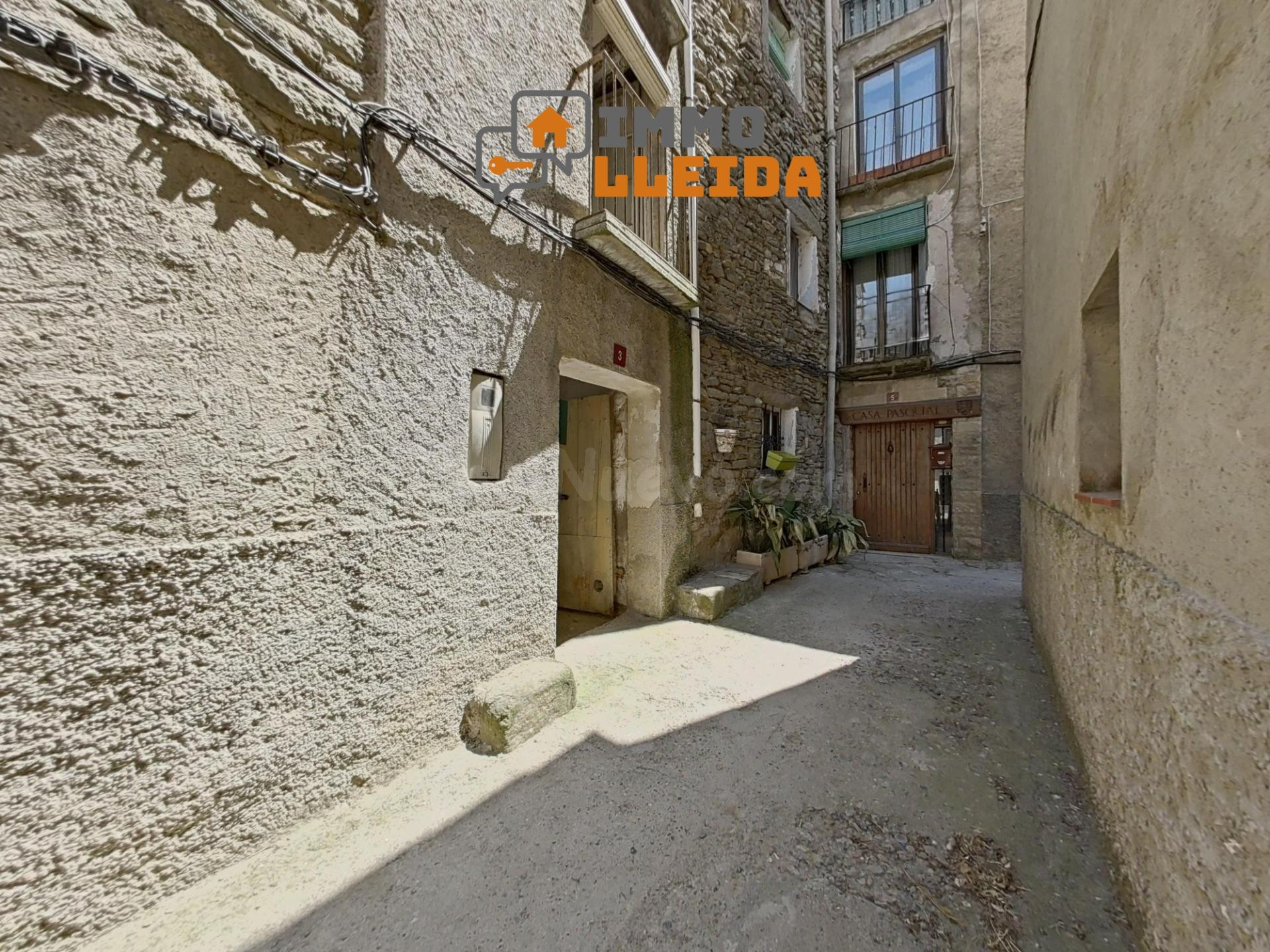 Casa de pueblo para reformar con jardín en La Règola (Àger) – Vive el encanto del Montsec