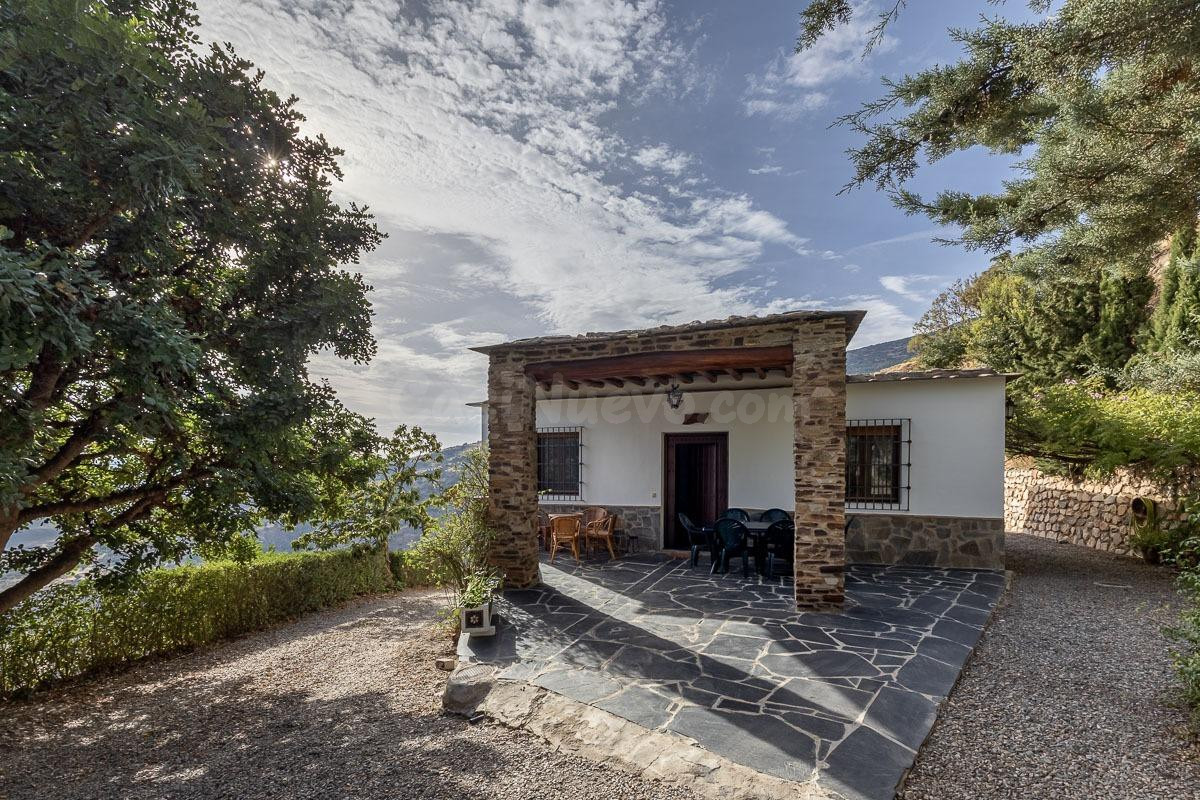 FANTASTICA CASA CON ENCANTO Y PARCELA EN CAÑAR, LA ALPUJARRA