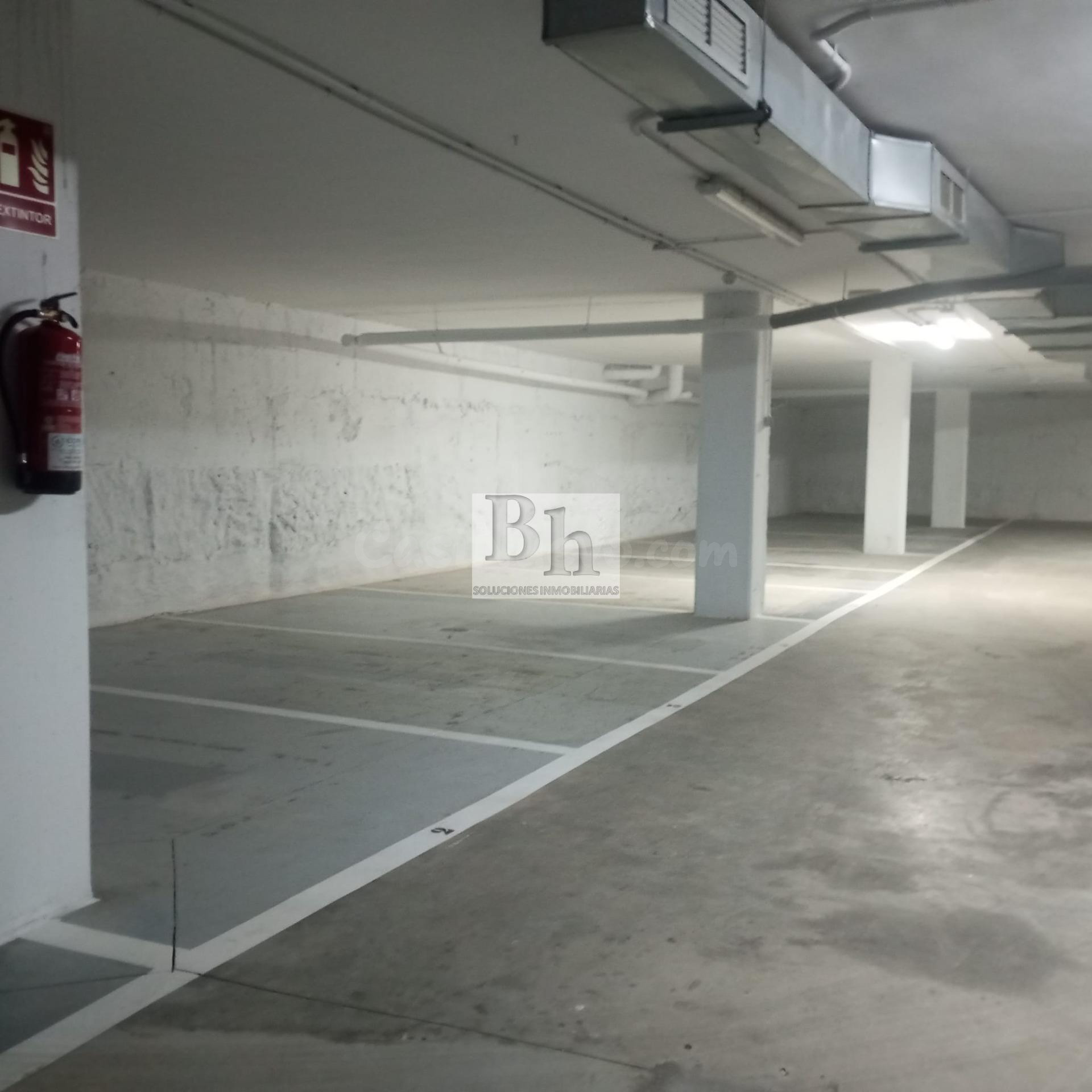 18 plazas de garaje en una sola planta zona VIALIA/CUARTELES/SALITRE