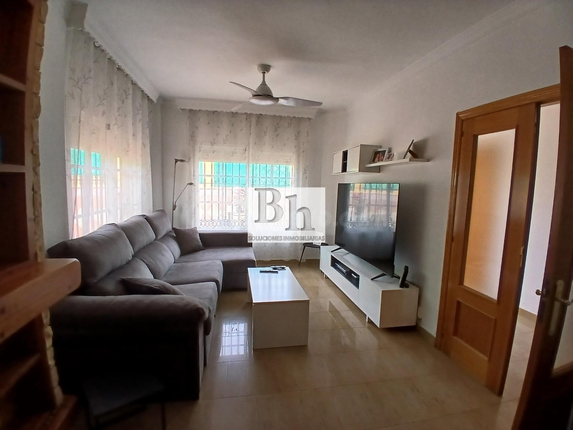 BLANHOGAR VENDE MAGNIFICO CHALET EN LOS PRADOS