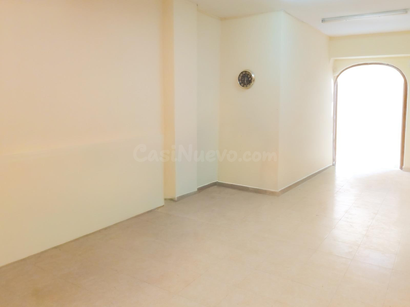 OPORTUNIDAD VENTA LOCAL DÚPLEX CON ENTRADAS INDEPENDIENTES DESDE LA CALLE, PLANTA BAJA 37 METROS Y PLANTA DE ARRIBA 27 METROS.