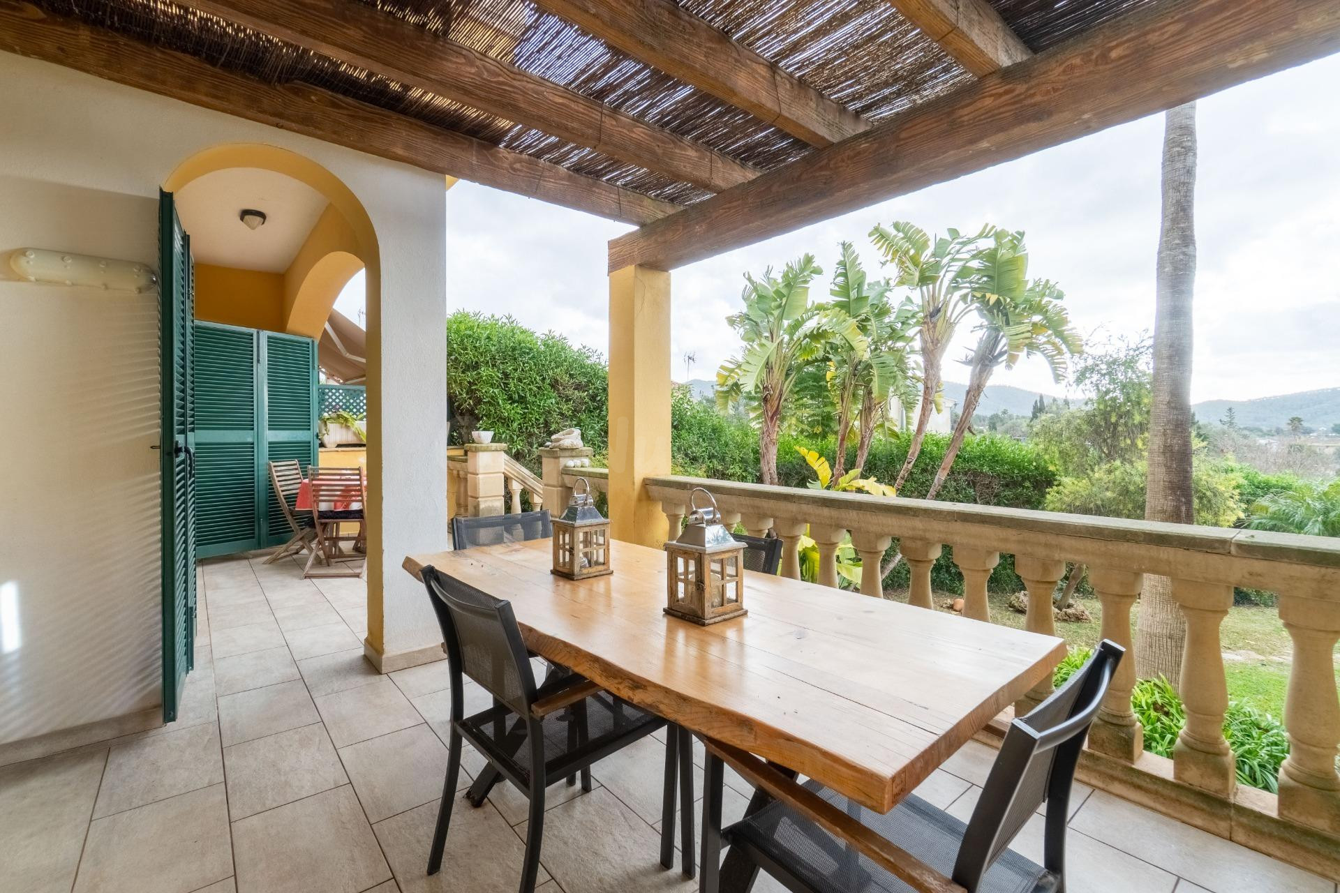 Chalet adosado con jardín y vistas en el corazón de Calvià