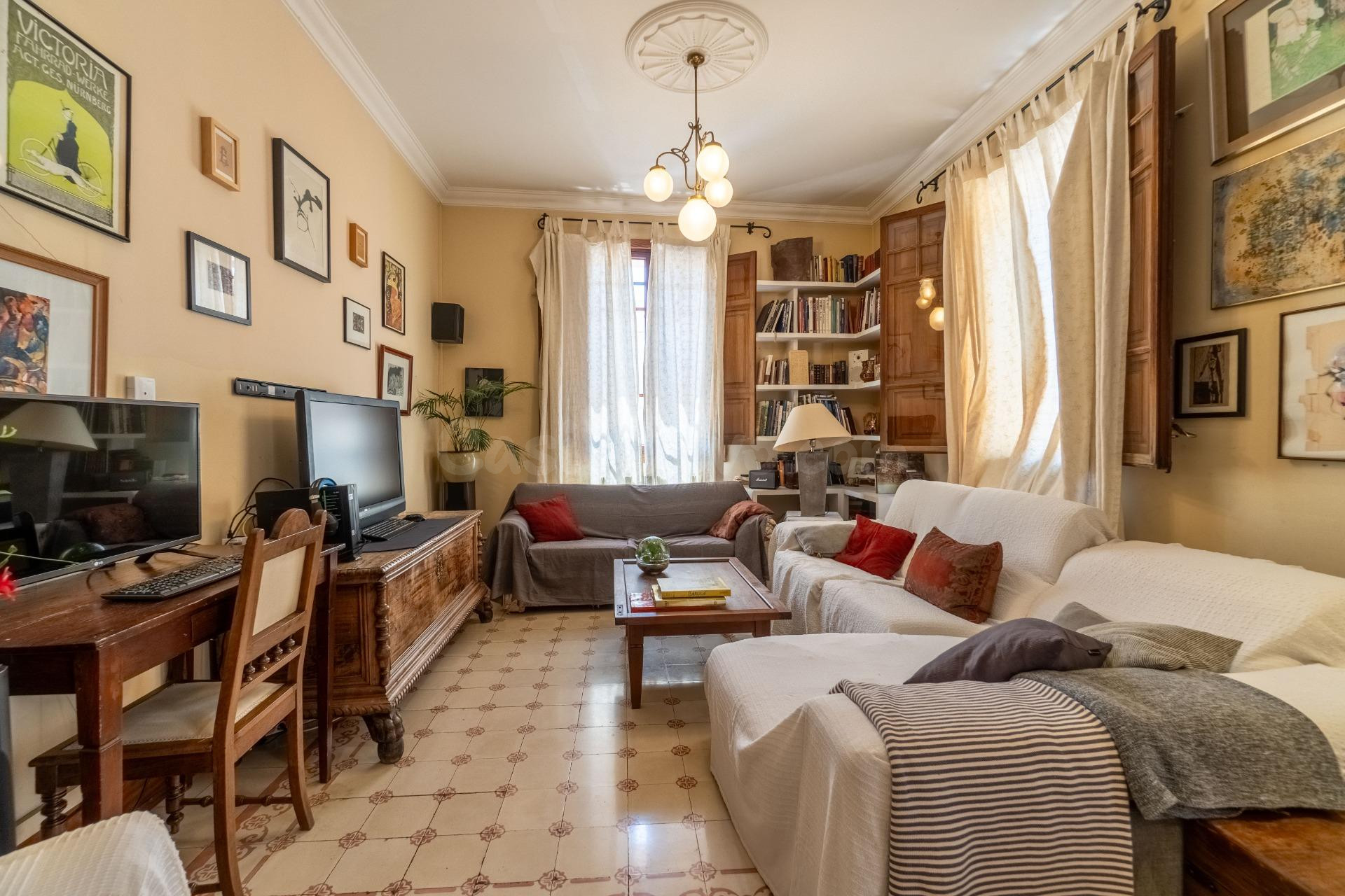 Amplio piso de tres habitaciones en el centro de Palma