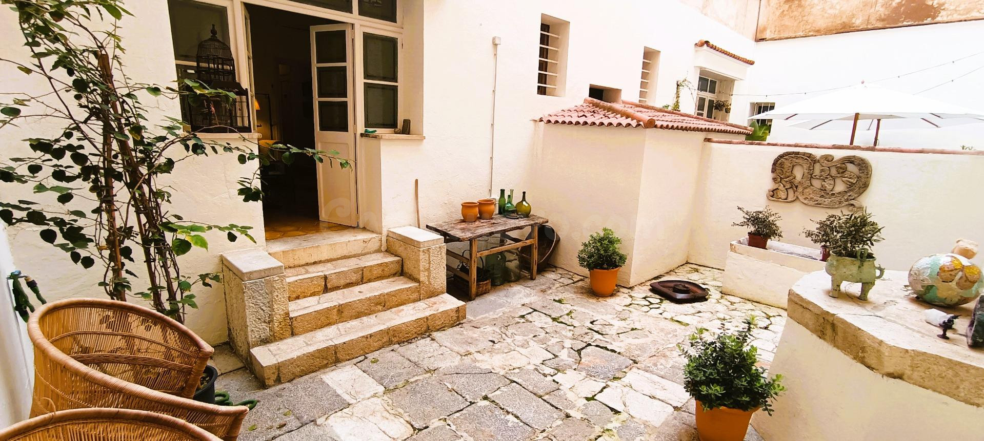 PLANTA BAJA MALLORQUINA CON ENCANTO Y DOS TERRAZAS PRIVADAS 