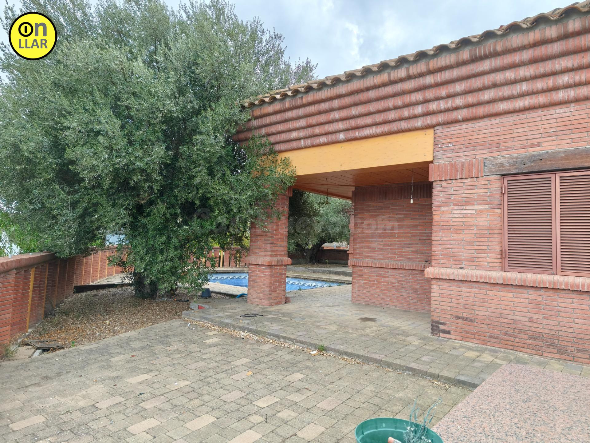 Amplia Casa en Caldes de Montbui, Zona Els Saulons - Oportunidad para Reformar