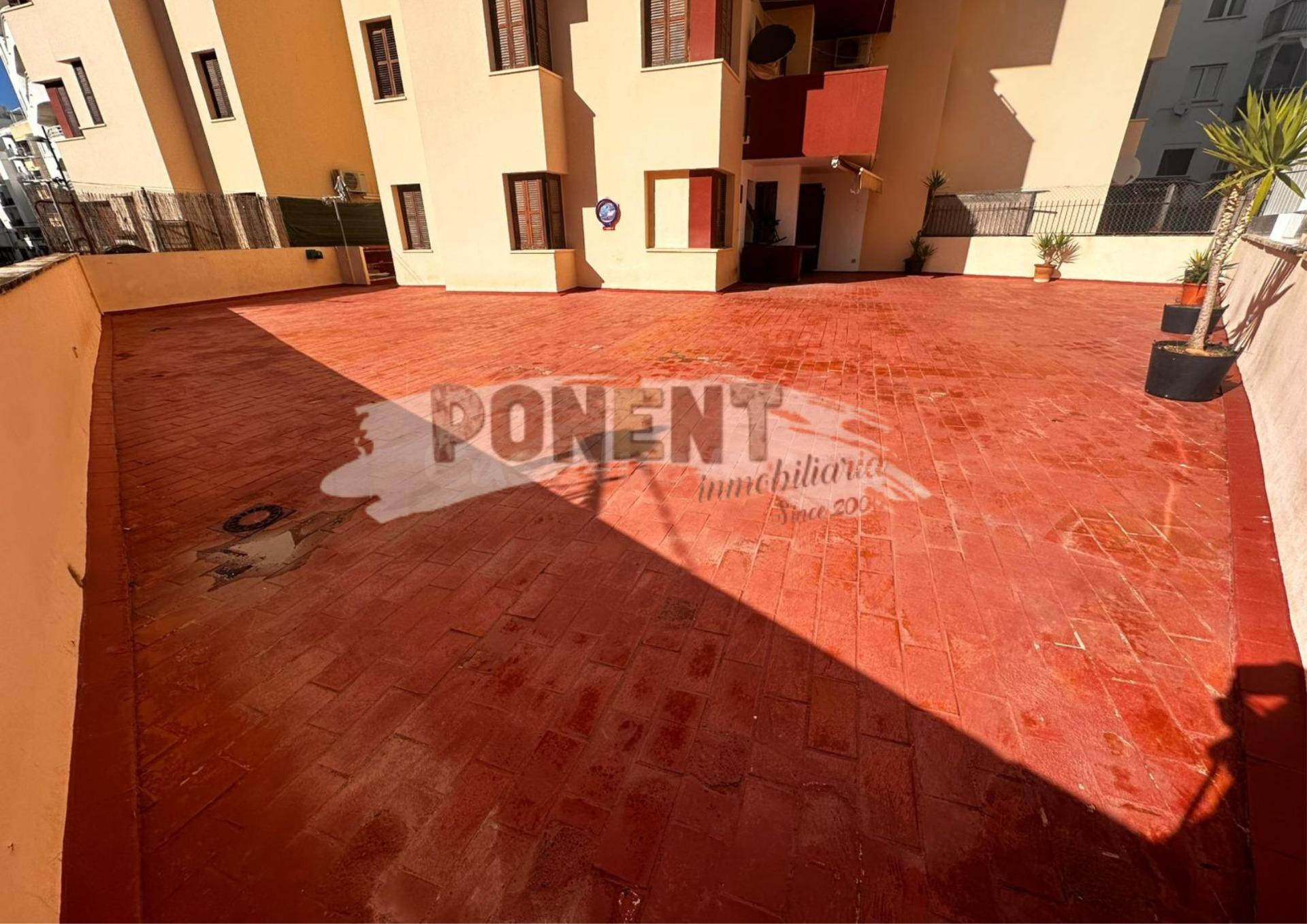 INMENSA TERRAZA EN PLENO CENTRO DE IBIZA