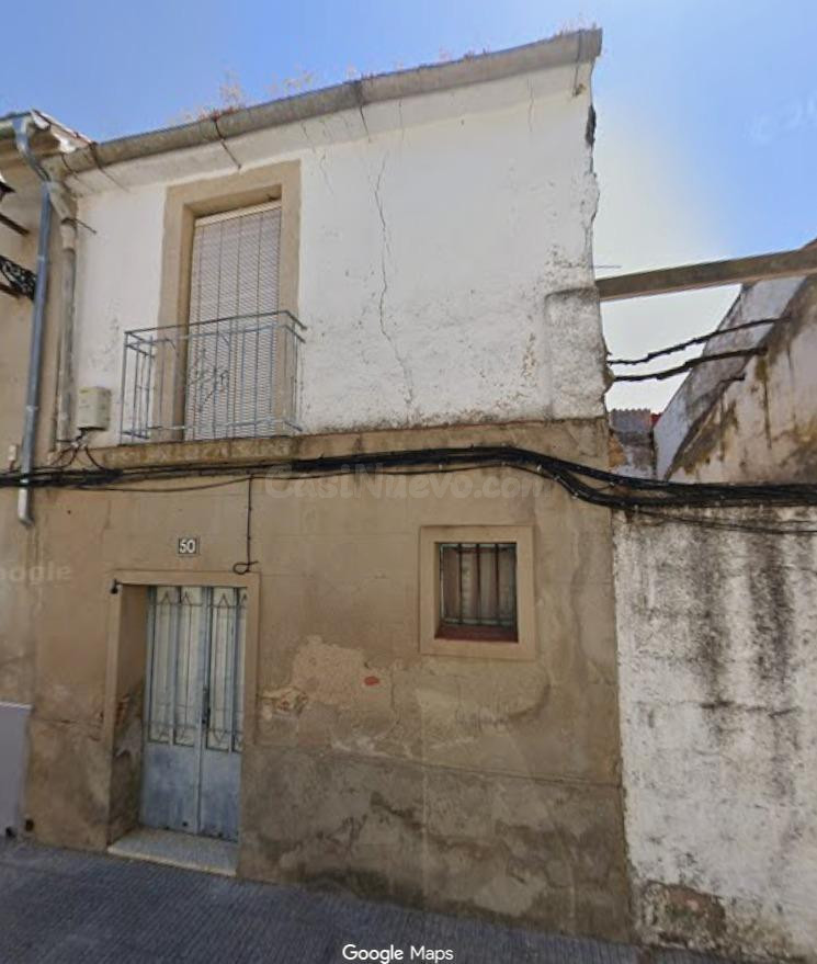 Casa independiente a reformar en Casar de Cáceres