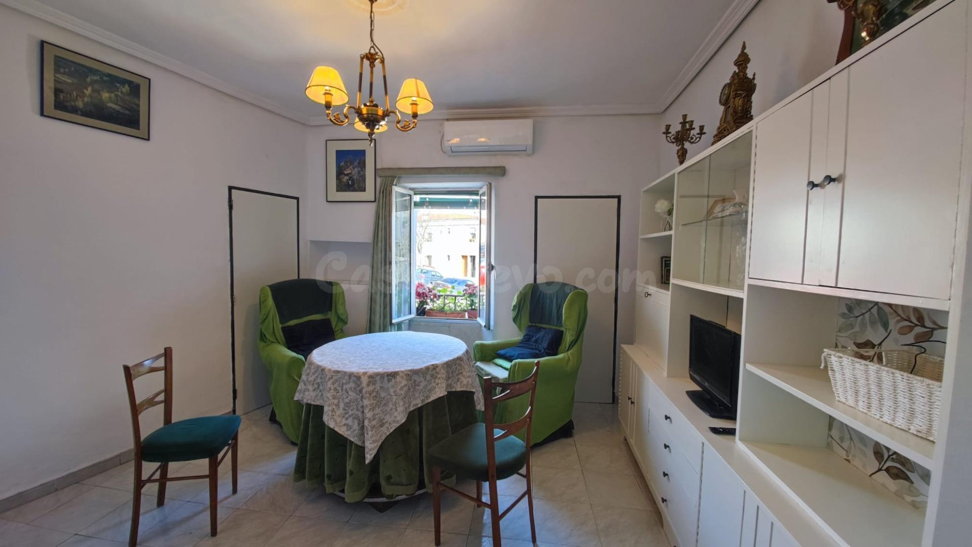 Encantadora Casa en la Parte Antigua de Cáceres - Oportunidad Inversora