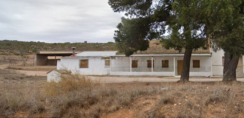 Casa de campo 4 habitaciones 500m² en venta - Poligono industrial carretera nacional