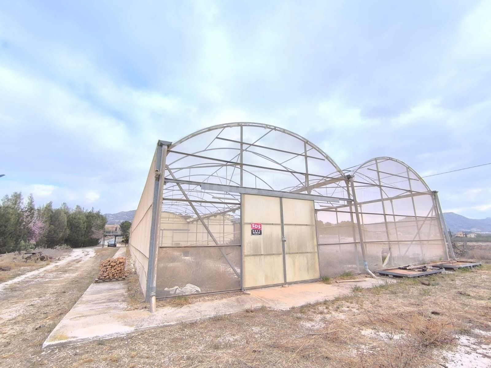 Local comercial 972m² en venta - Pedanías Oeste