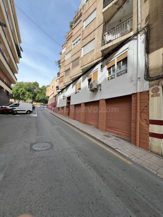 Local comercial 210m² en venta - Campoamor