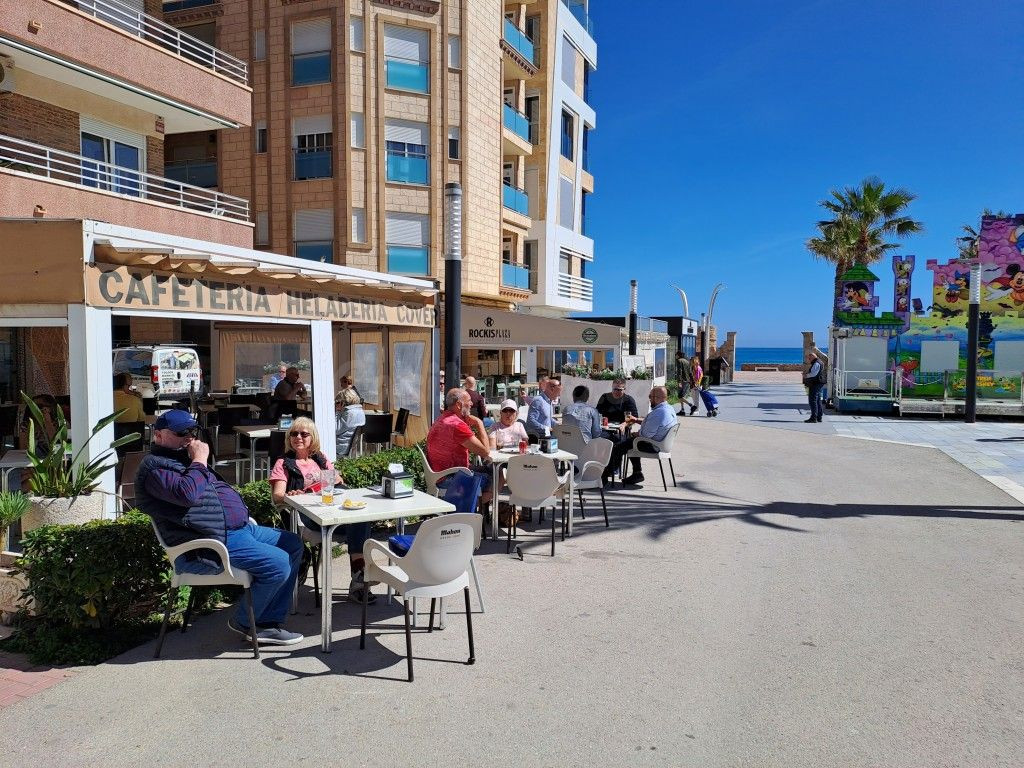 Local comercial 260m² en venta - La Mata pueblo