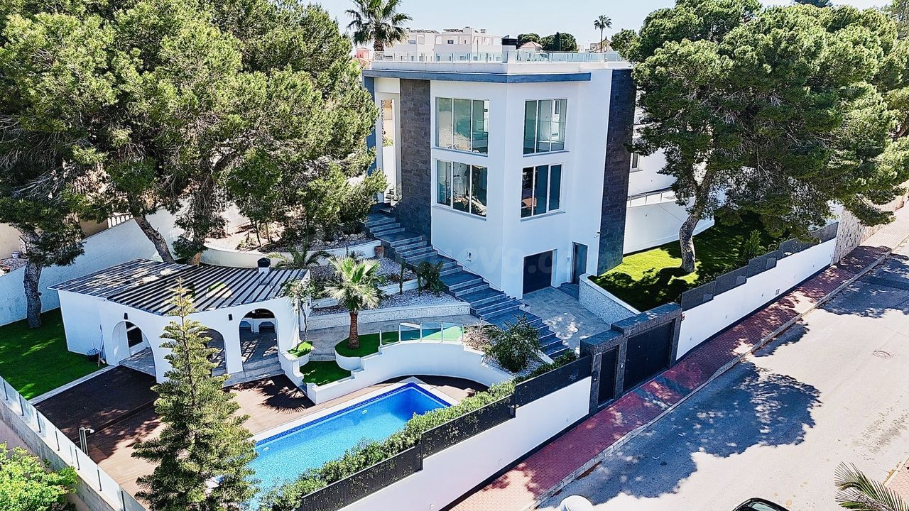 Villa 6 habitaciones 218m² en venta - La siesta
