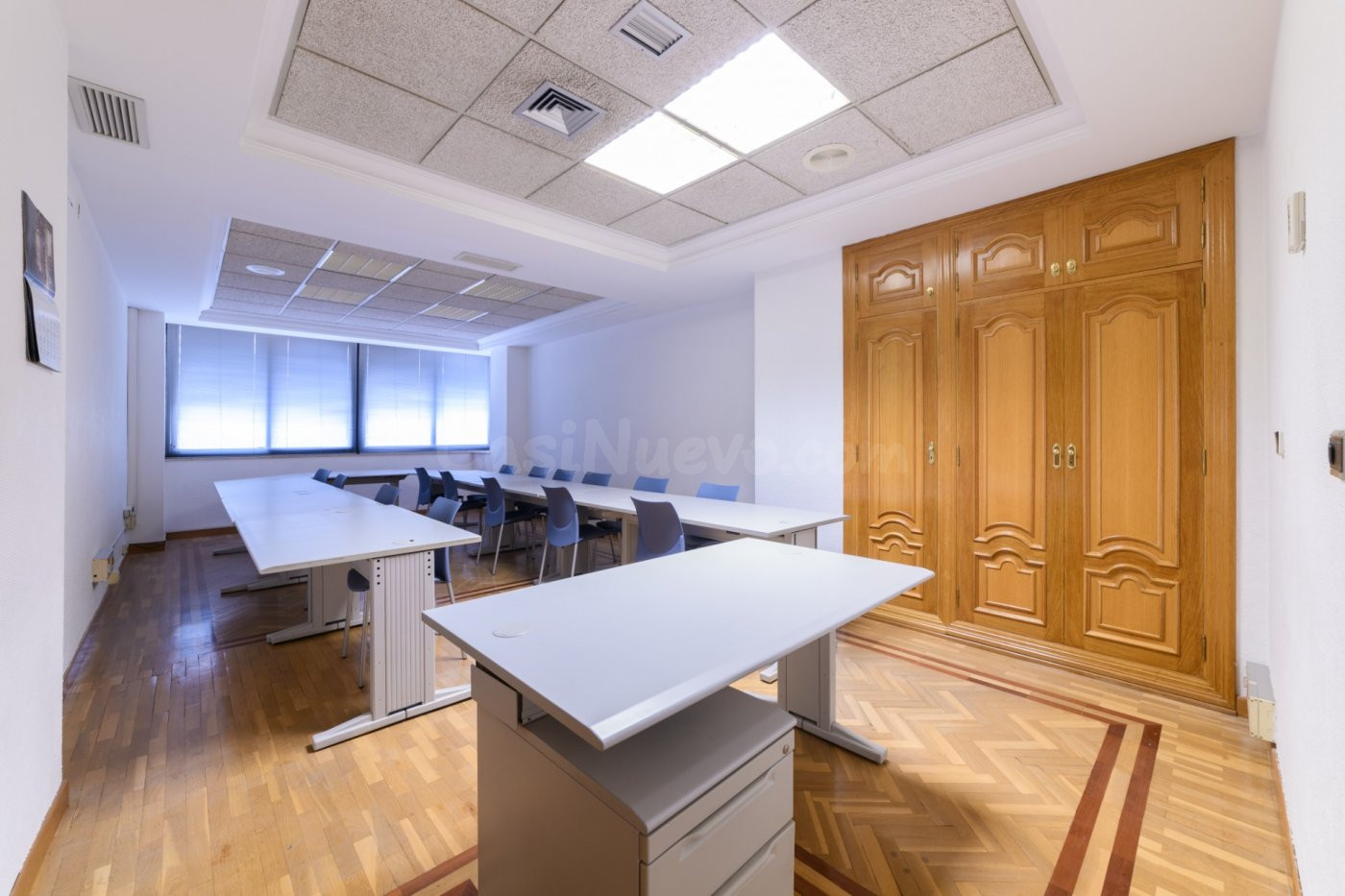 EXCLUSIVO LOCAL DE OFICINAS CON EXTENSA FACHADA HACIA AVENIDA DE LA CONSTITUCION