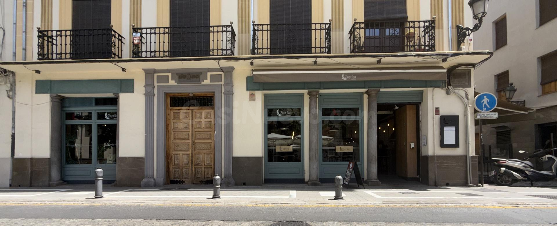 GRAN OPORTUNIDAD DE NEGOCIO: Traspaso de Restaurante con Gran Terraza en Plaza de Fortuny, Granada