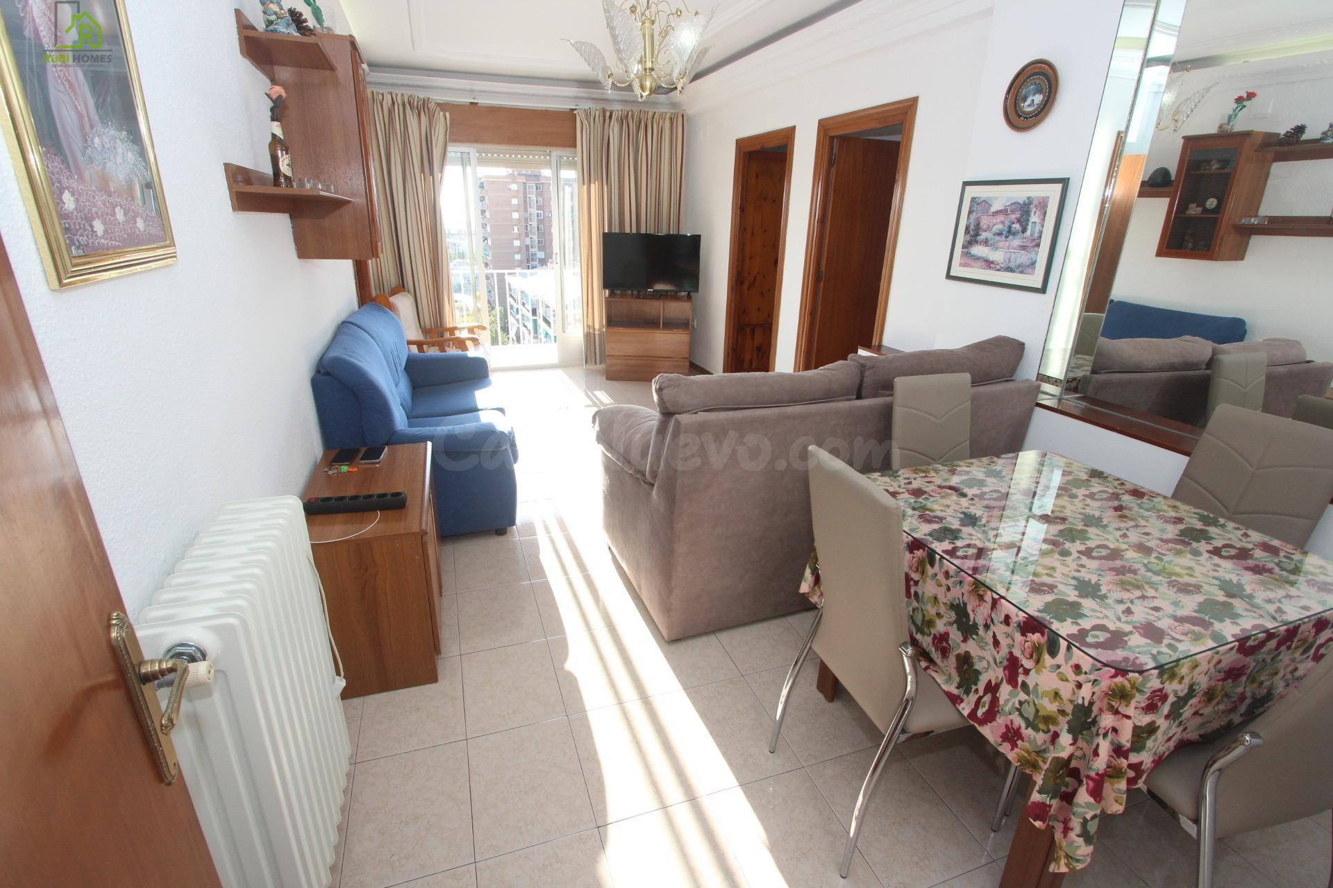 PISO DE 4 DORMITORIOS PARA ESTUDIANTES – CAMPO VERDE, GRANADA