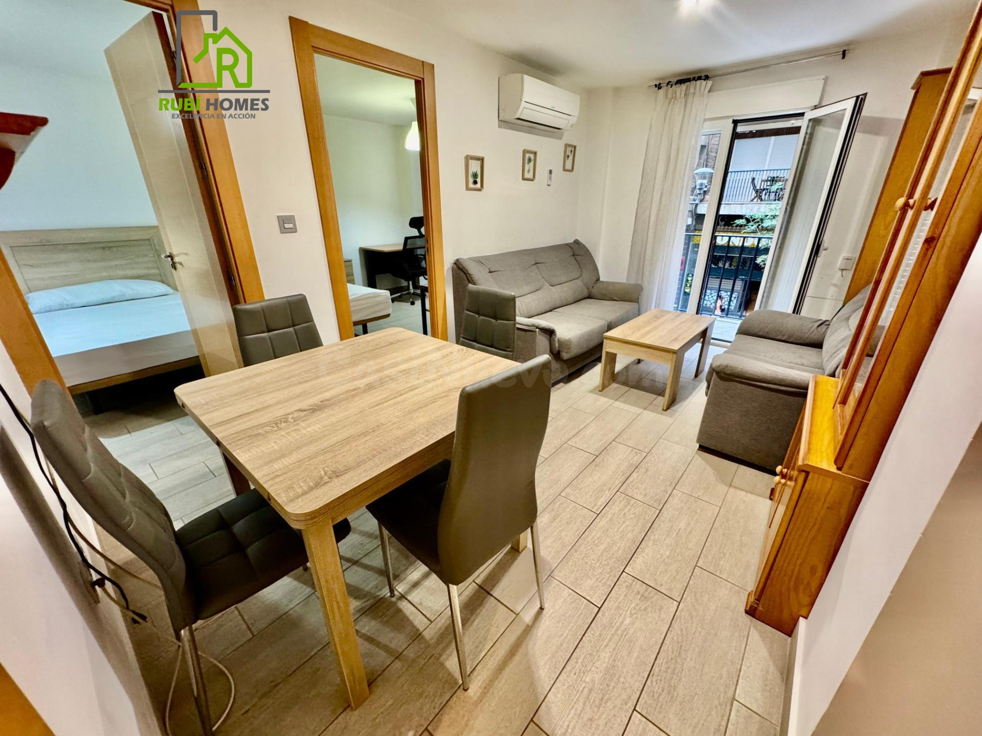 Piso de Alquiler Temporal en Granada – 3 Dormitorios, 2 Baños y Terraza