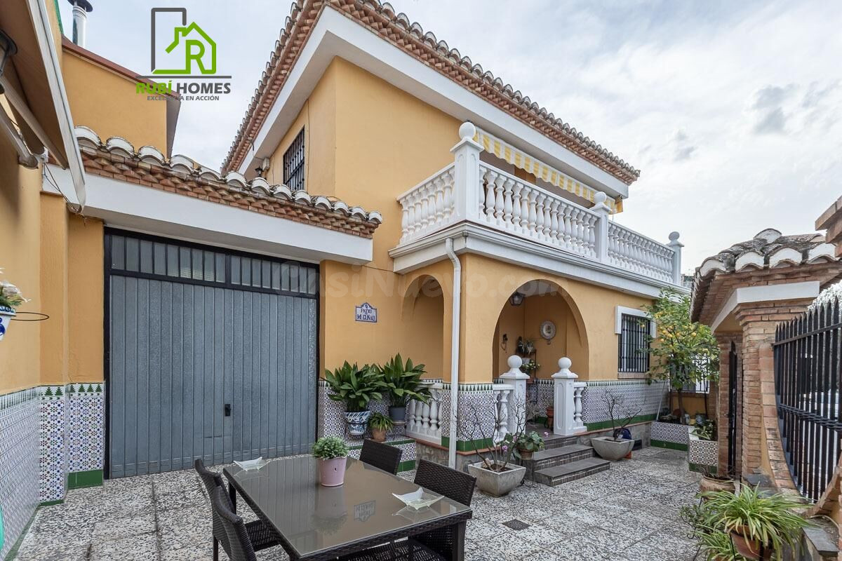 CASA EN VENTA - GRANADA (Bola de Oro)