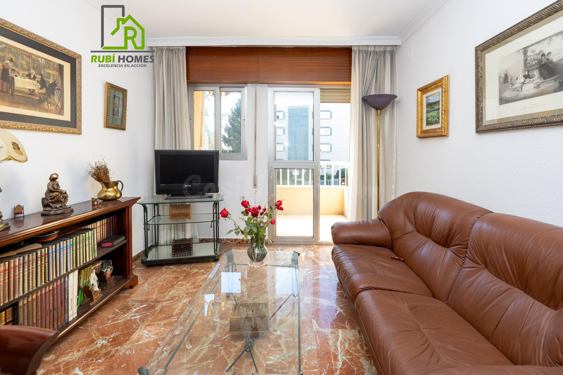 PISO EN VENTA CON PISCINA COMUNITARIA (PARQUE DE LAS INFANTAS - GRANADA)