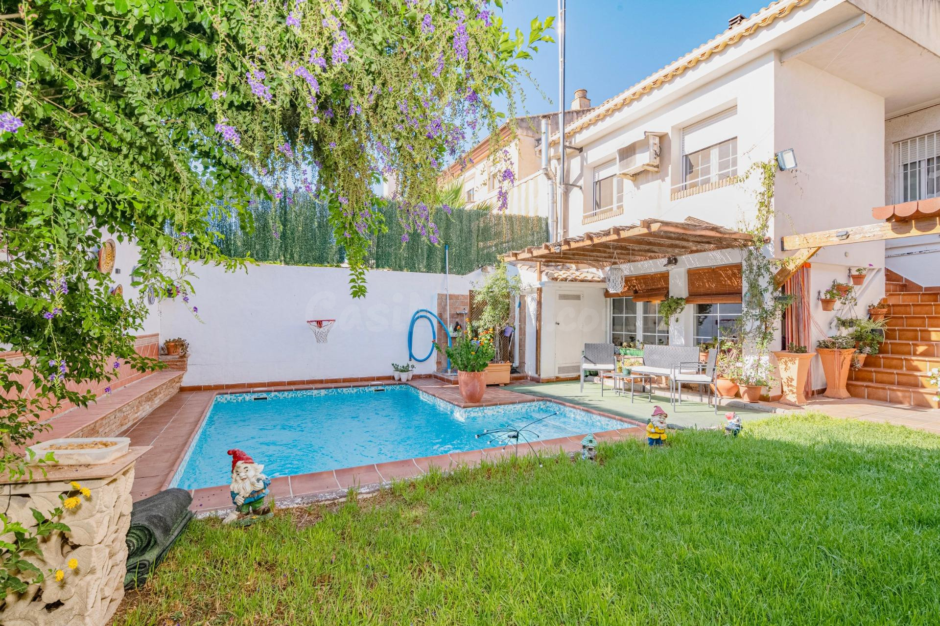 AMPLIA VIVIENDA EN CHAUCHINA CON PISCINA