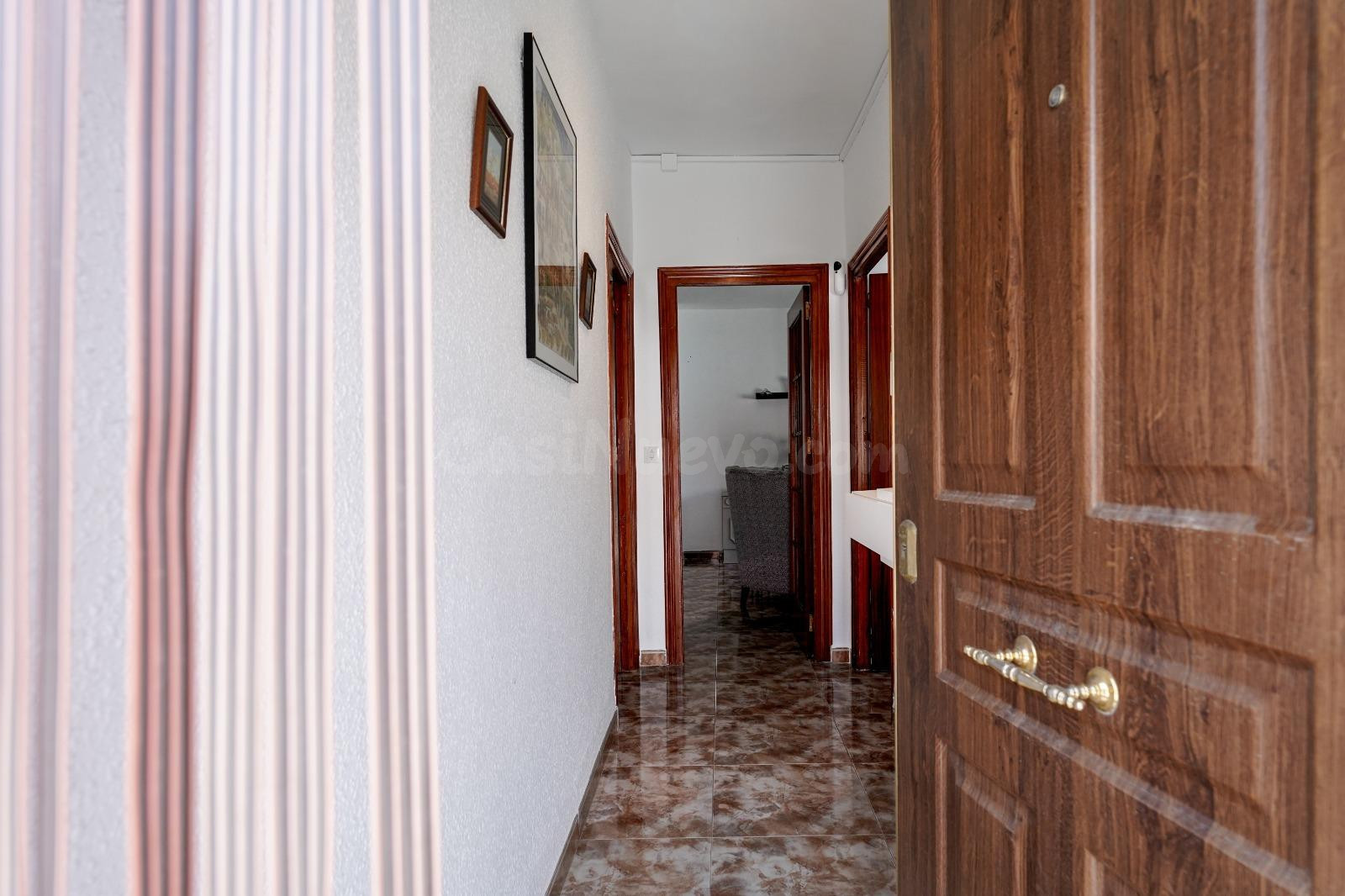 CASA EN UNA PLANTA CON PATIO Y TERRAZA