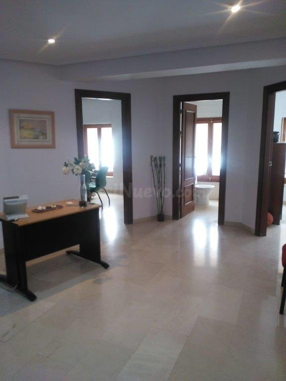 ENTRESUELO OFICINAS O CONVERTIR EN VIVIENDA