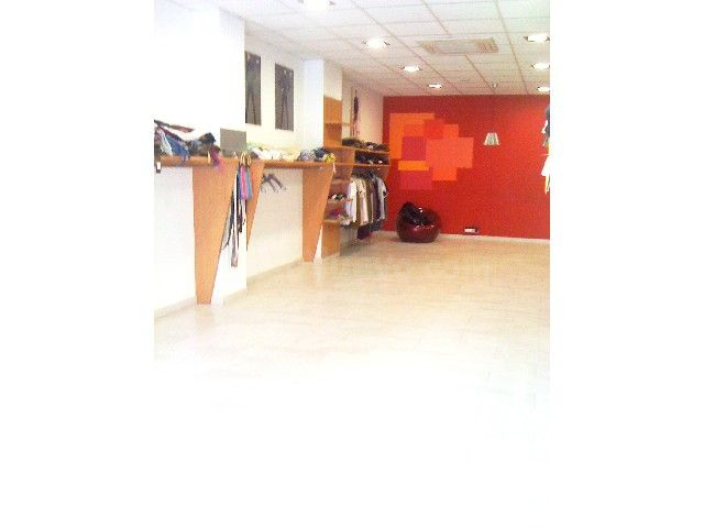 Local comercial 110m² en venta - Oliva nova