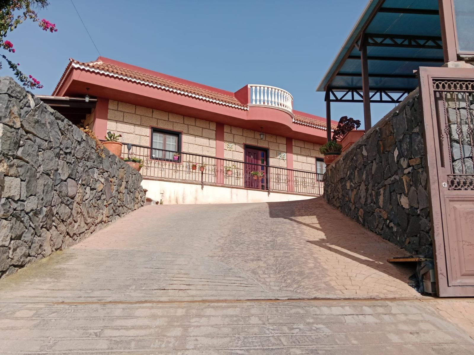 Exclusiva Finca en Venta en Cruz de Tea – Vive la auténtica esencia de Tenerife