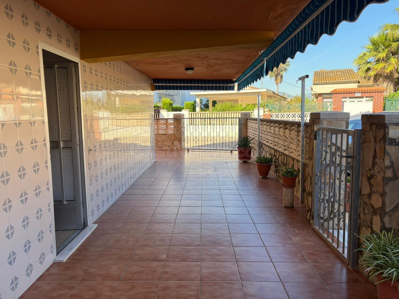 Planta baja 3 habitaciones 50m² en alquiler - Platja de Oliva