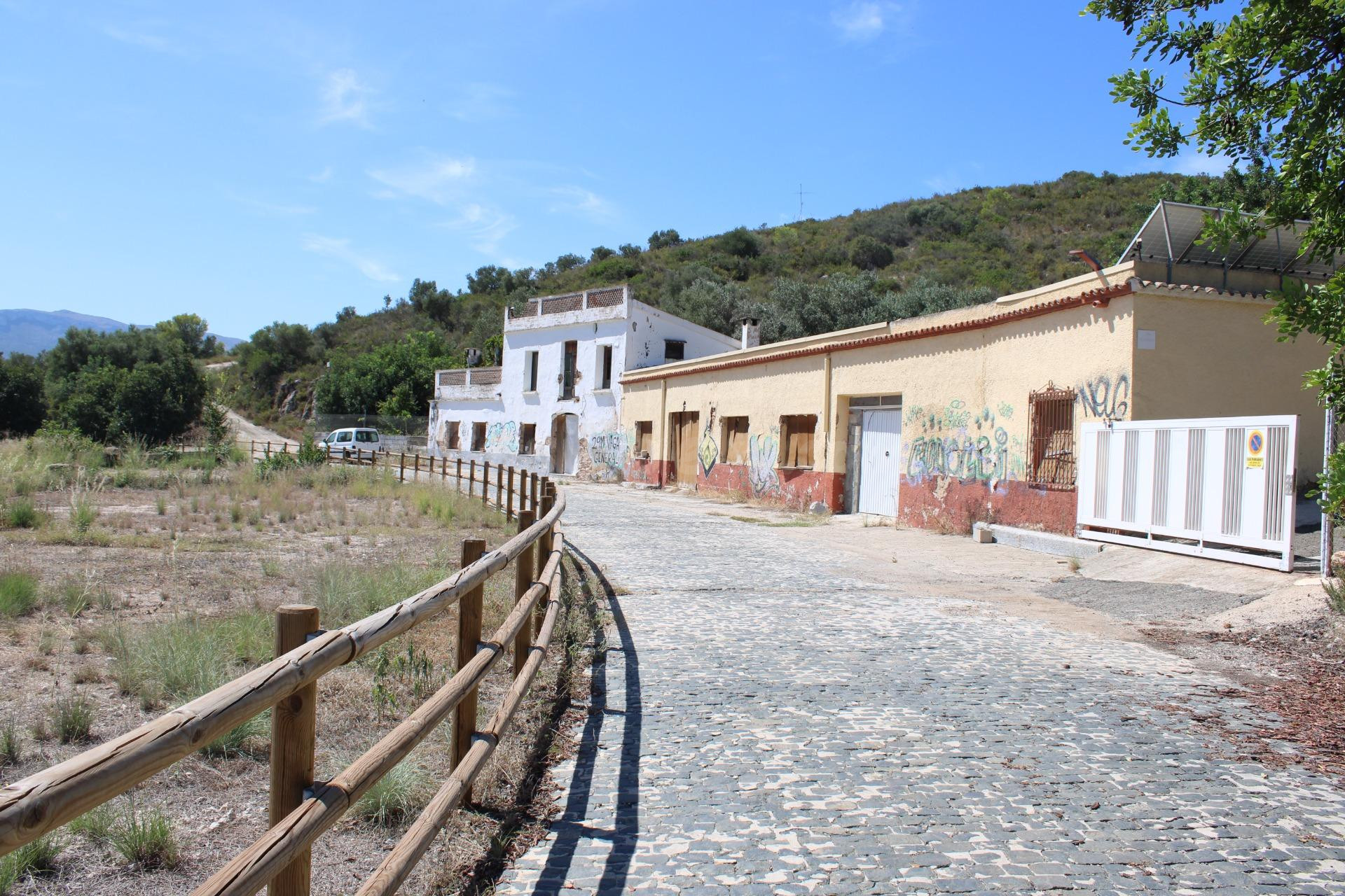 Finca rústica 437m² en venta - Oliva