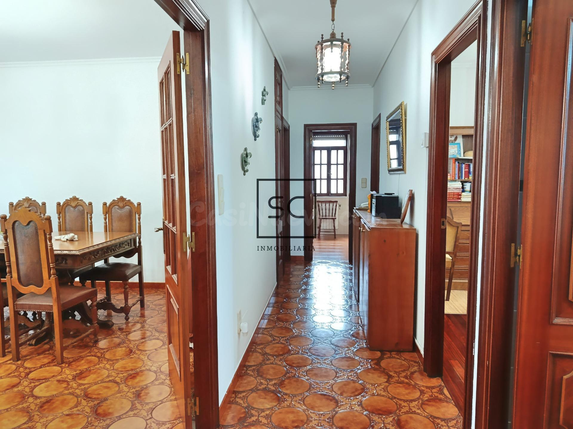 Chalet con finca y garaje en Narón. - foto 4