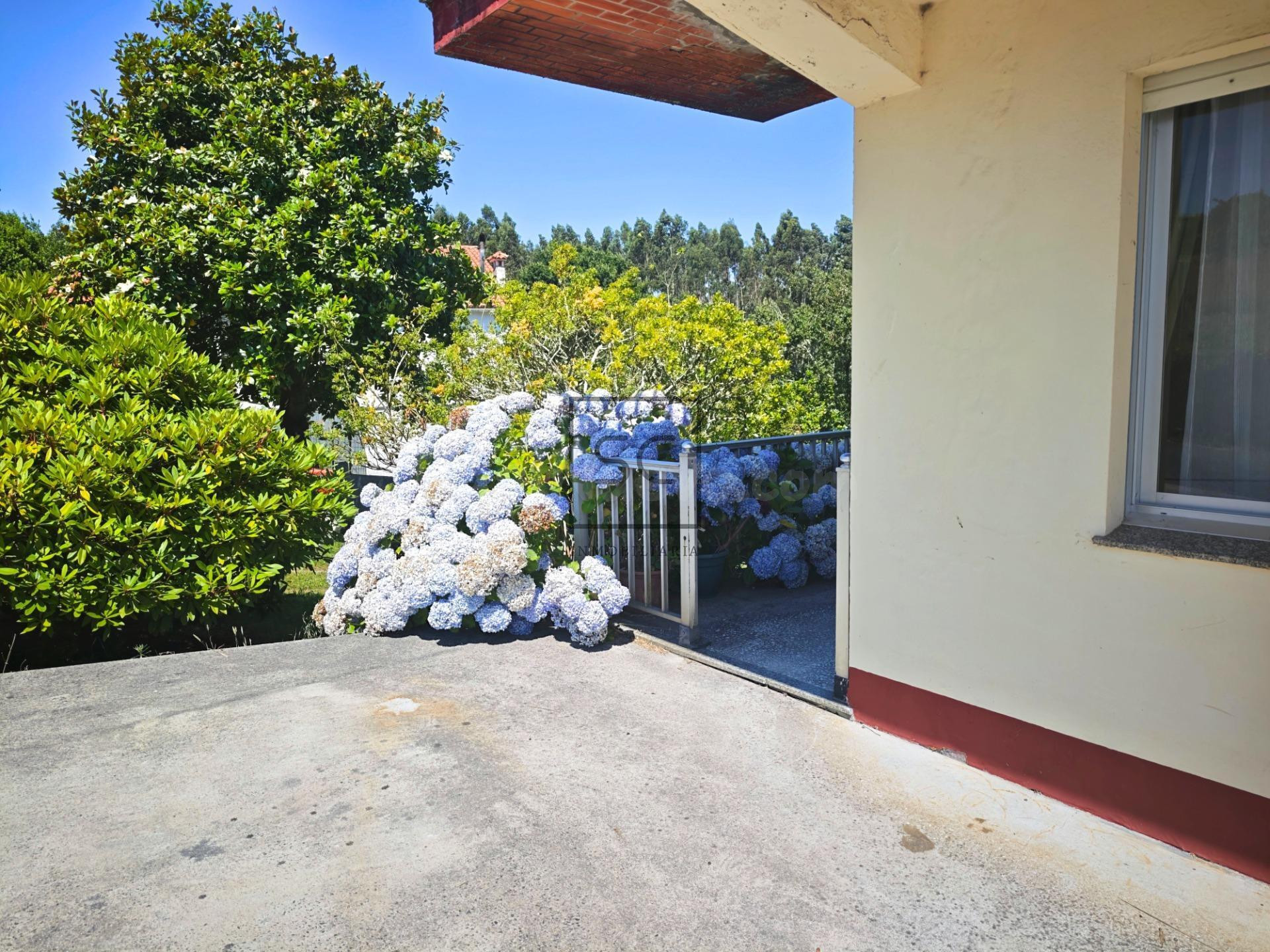 Casa independiente con dos viviendas y finca en Doso, Narón - foto 4