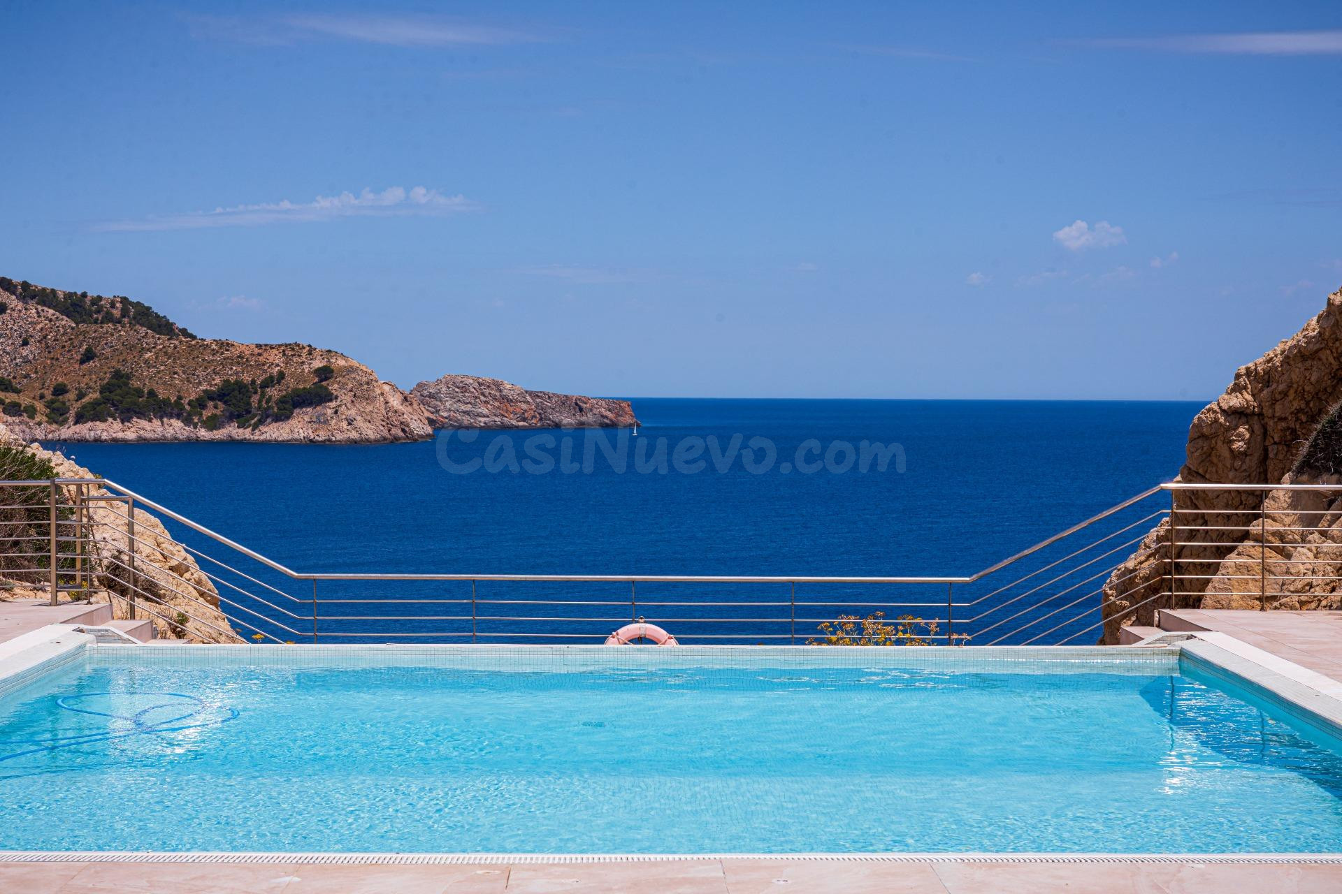 Exclusivo chalet adosado sobre el acantilado en Cala Ratjada