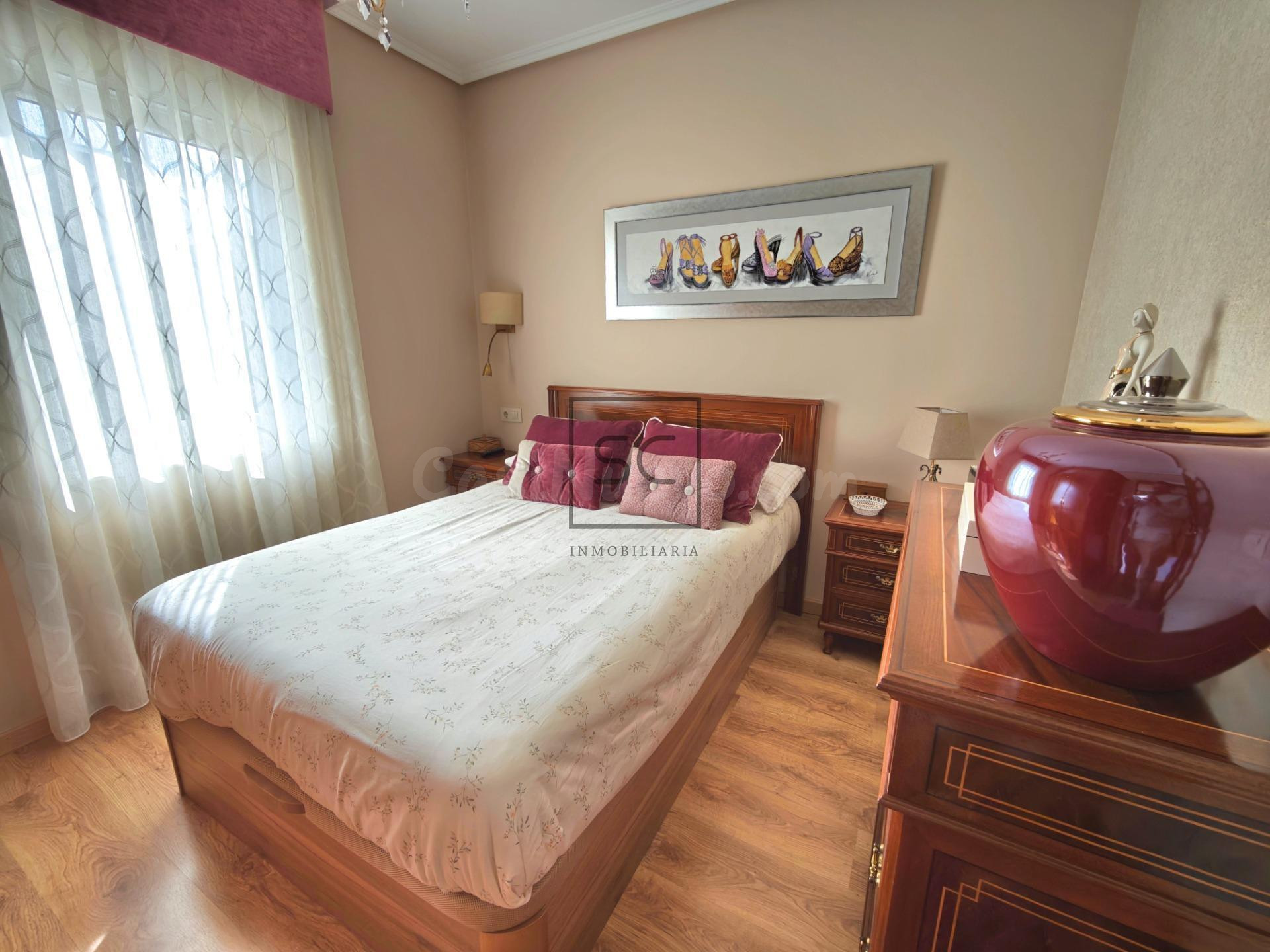 Casa adosada con finca en Xubia, Narón - foto 4
