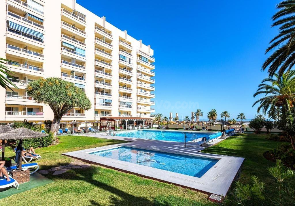 ALQUILER ESTUDIO PRIMERA LINEA FUENGIROLA (HOTEL PYR)
