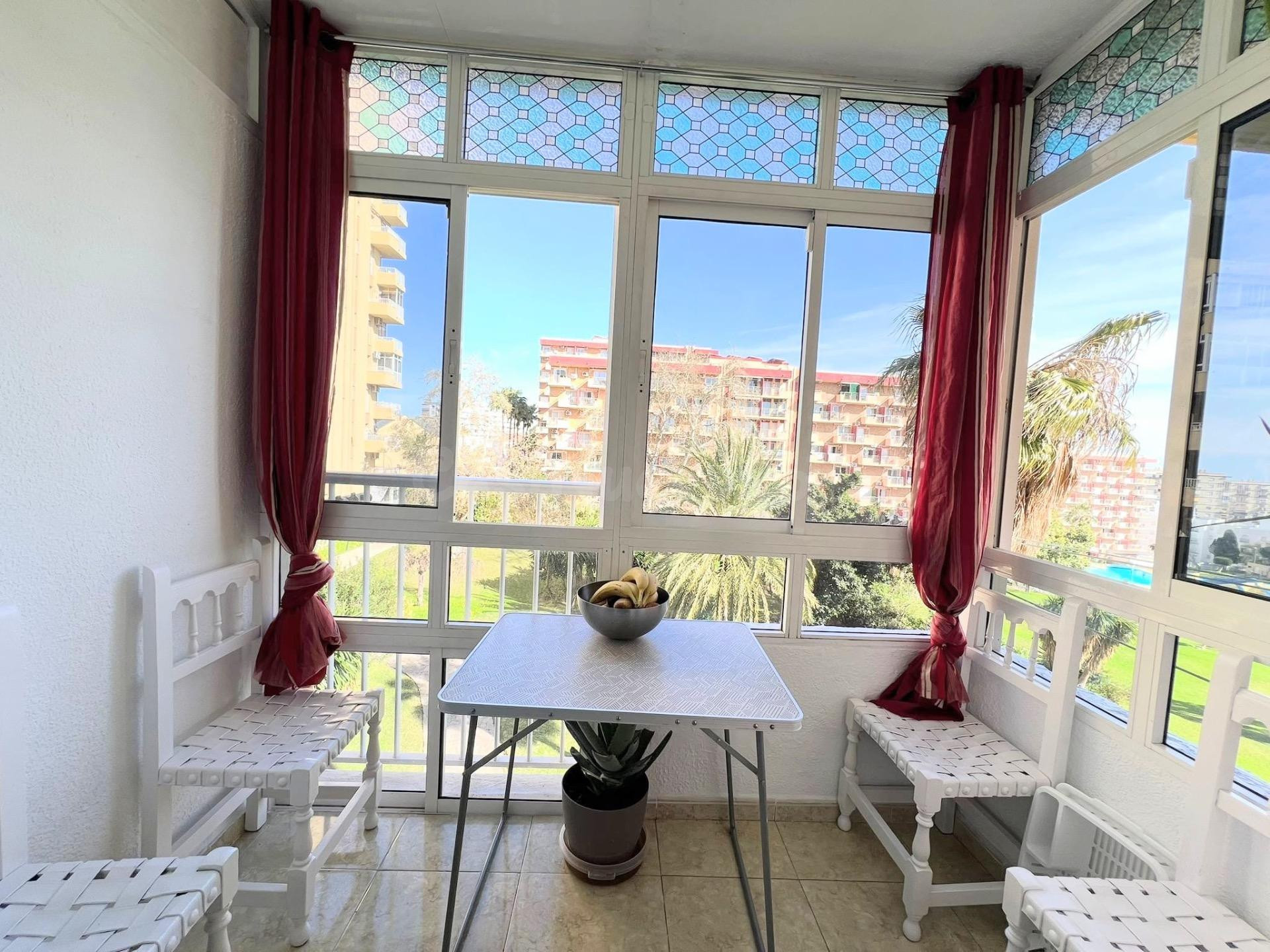Apartamento con vistas al mar en Gamonal, Benalmadena