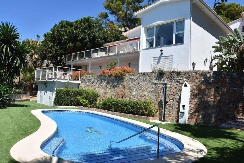 Espectacular, exclusiva y única Villa de GRAN LUJO en PRIMERÍSIMA LÍNEA DE PLAYA