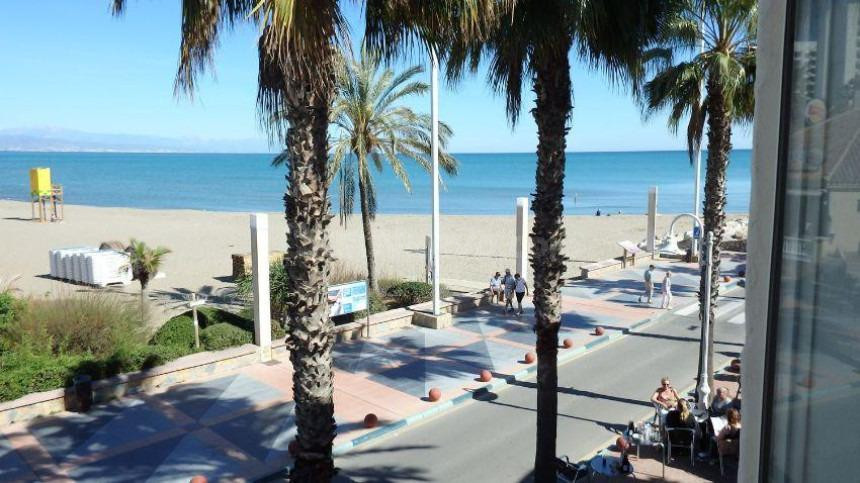 Piso en 1a linea de playa, Puerto Marina Benalmadena
