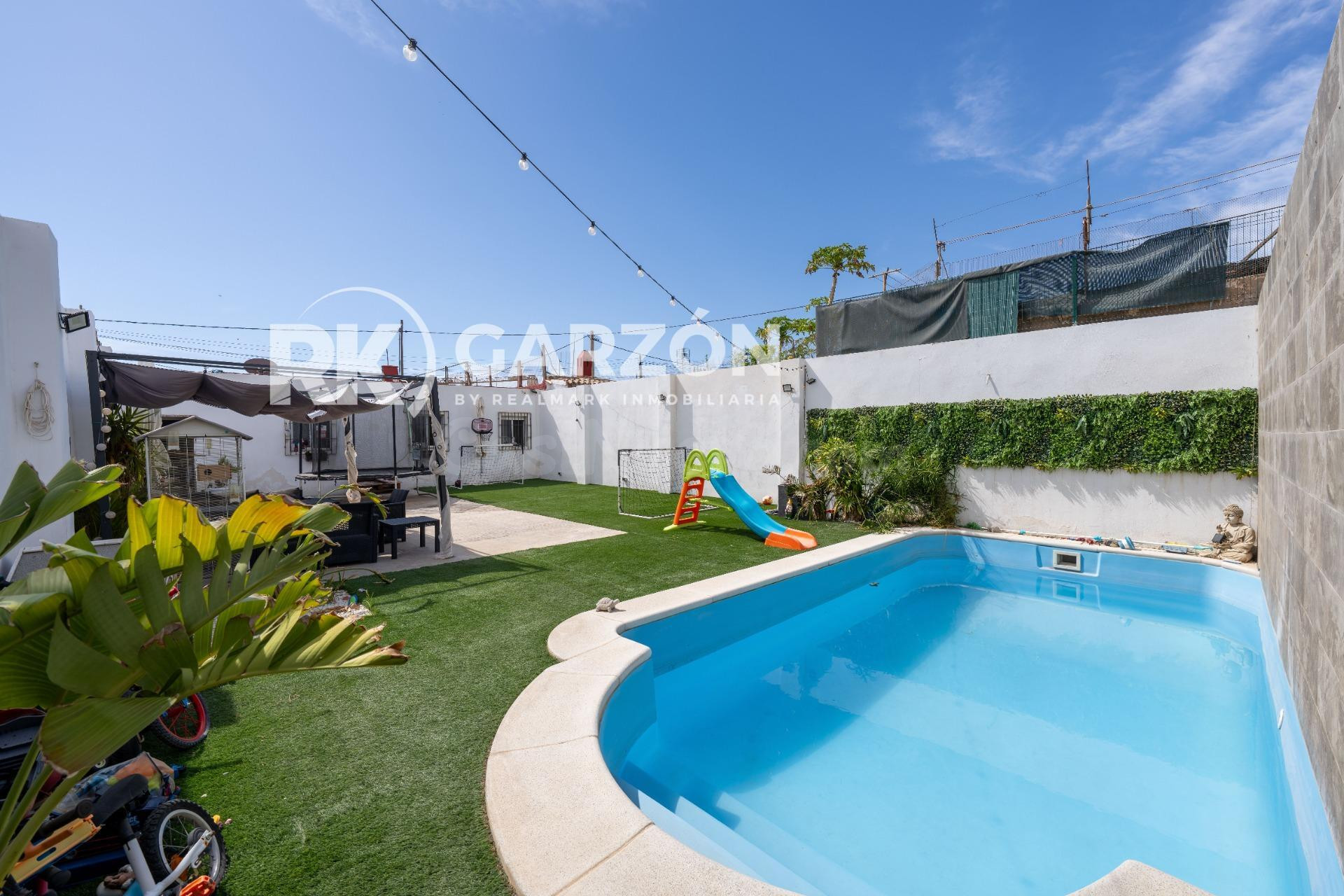 CASA CON PISCINA Y TERRAZA DE 200 M2 EN LA JUAIDA