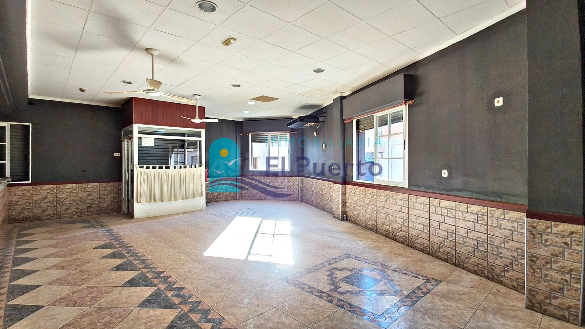 ESPACIOSO LOCAL COMERCIAL CERCA DEL PASEO MARITIMO-REF.369.