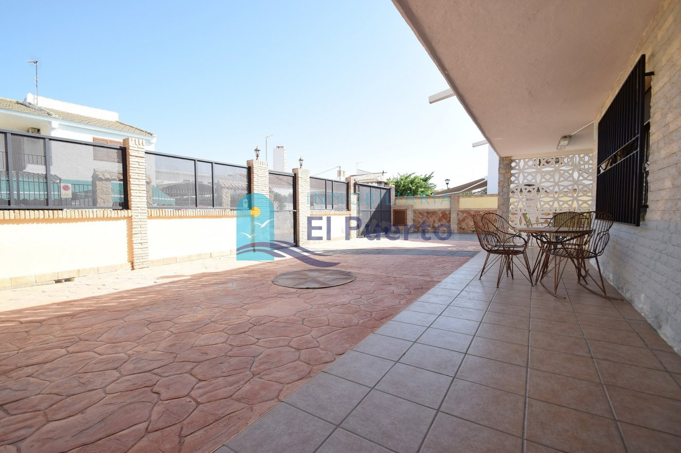CHALET A TAN SOLO 300M DE LA PLAYA. -REF 1157.