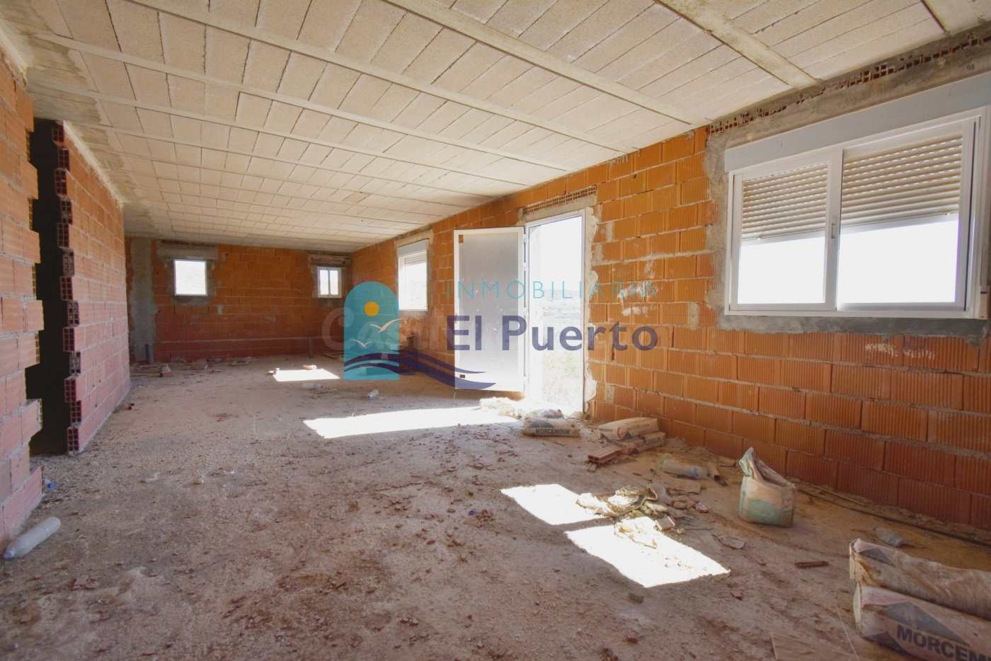 CASA DE CAMPO DE NUEVA CONSTRUCCIÓN CON PARCELA-REF.2044.
