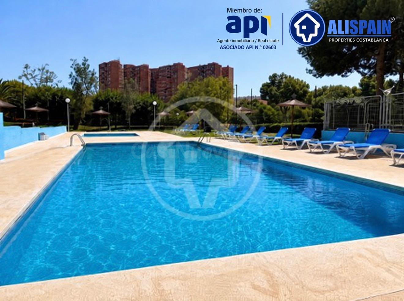 Vive Alicante desde las alturas: gran vivienda con terraza, garaje y  Urbanización