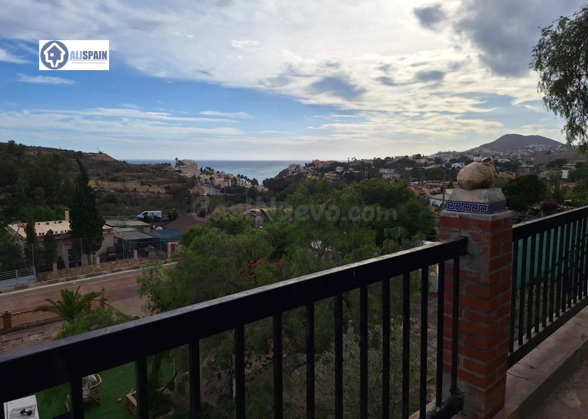 CHALET INDEPENDIENTE CON VISTAS AL MAR - EL CAMPELLO