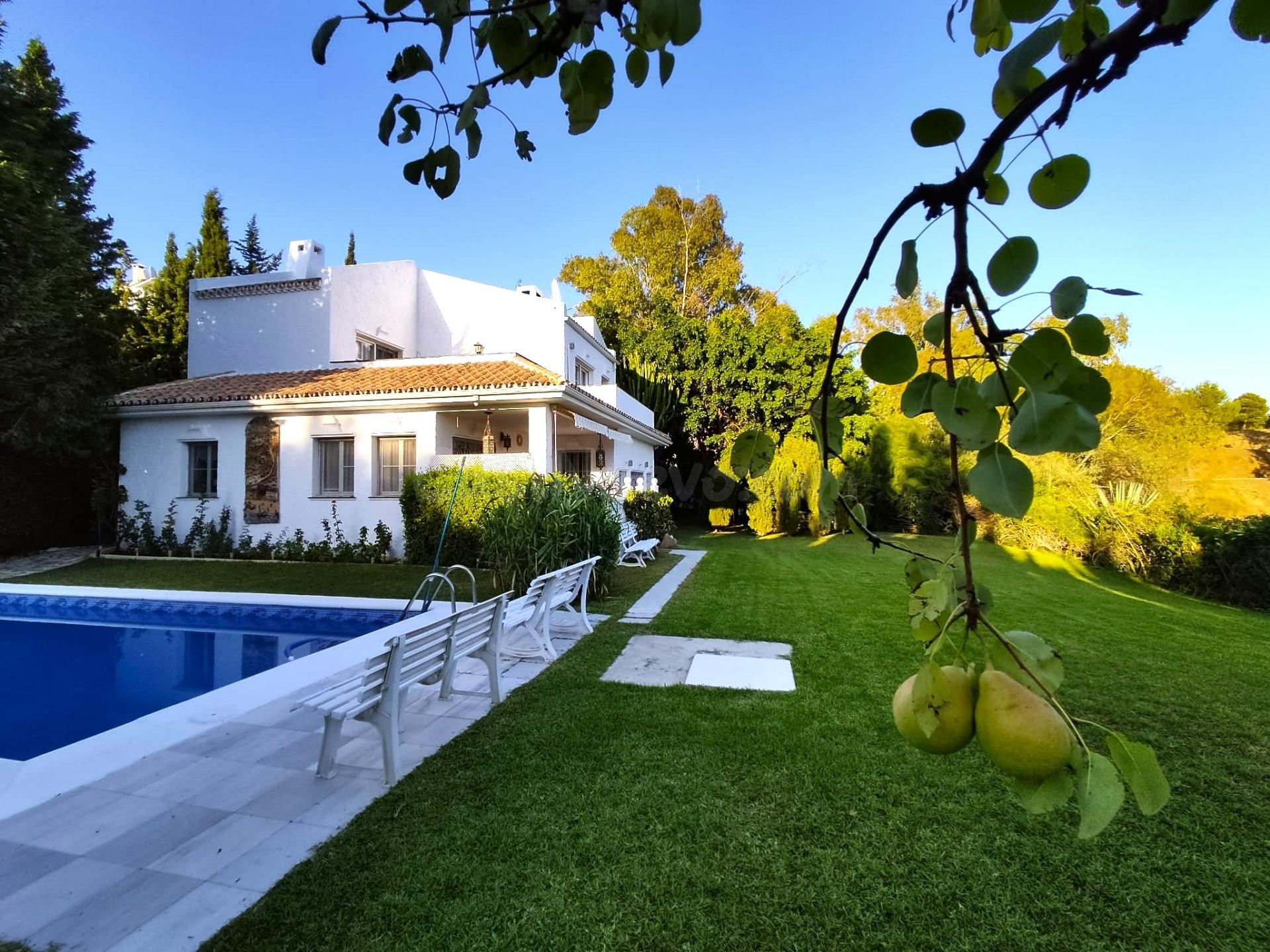 Chalet independiente en venta en Las Lomas de Mijas con vistas al mar